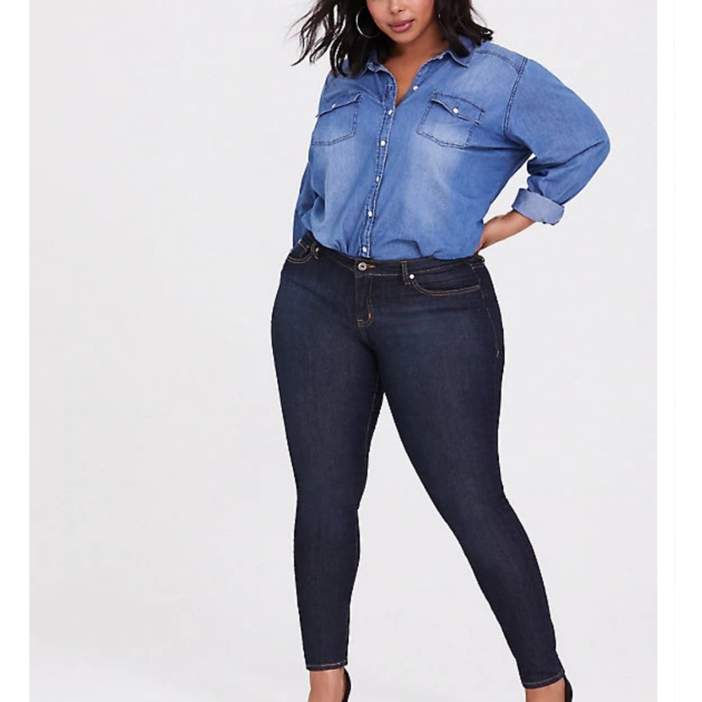 NWOT Torrid Curvy Skinny Jeans Dark Wash